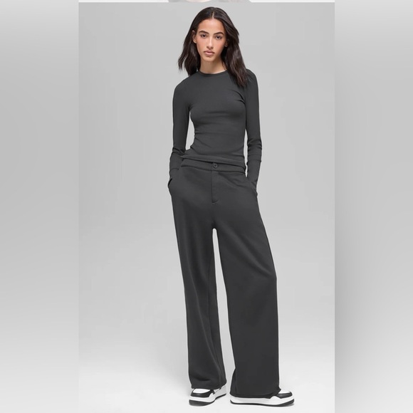 ALO Yoga Women’s gray Wide-Leg Sweatpants - Picture 3 of 13